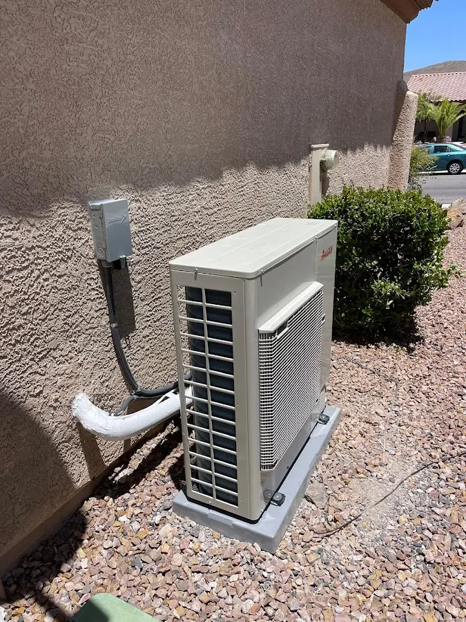 Residential air conditioning condenser unit in Leavenworth